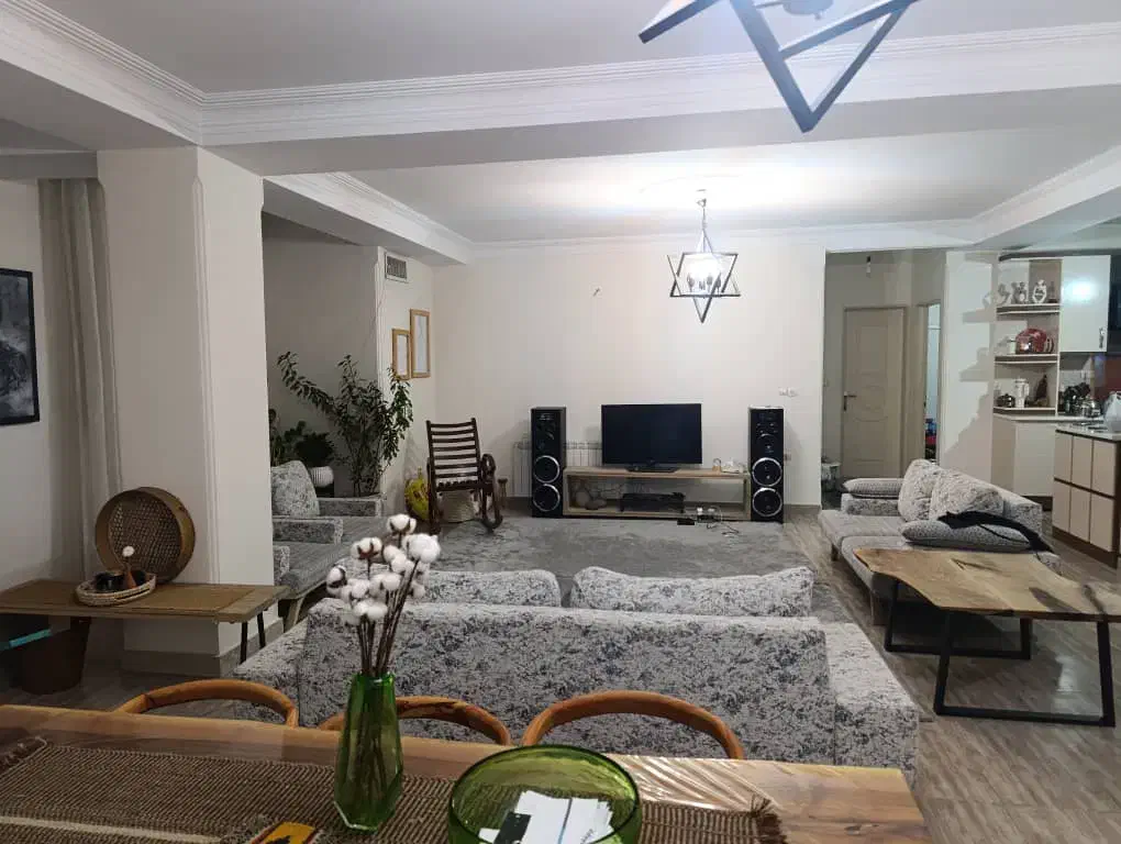 ۱۳۰متر  غرق نور  شمالی رو به نما|اجارهٔ آپارتمان|کرج, حصارک بالا|دیوار