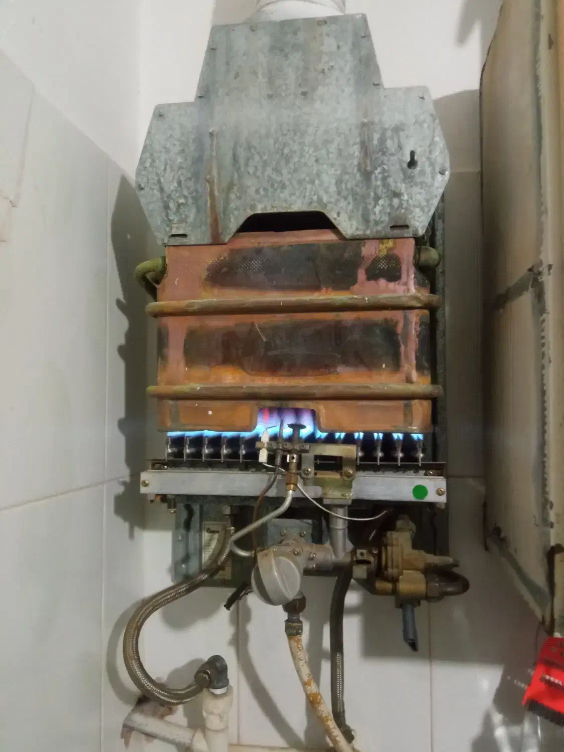 تعمیرات تخصصی آبگرمکن و پکیج و پمپ اب|خدمات پیشه و مهارت|تربتحیدریه, شهرک ولیعصر|دیوار