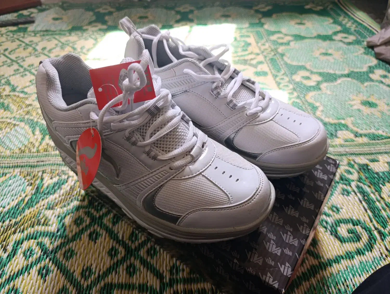 کتانی  خارجی ویوا|کیف، کفش، کمربند|بومهن, |دیوار