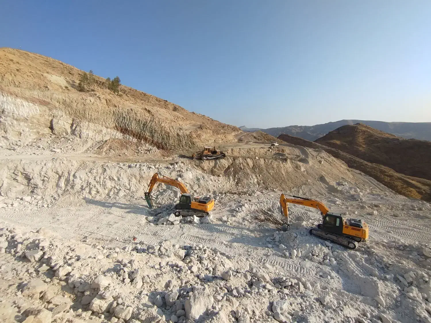 استخدام راننده بیل مکانیکی|استخدام حمل و نقل|گیلان غرب, |دیوار