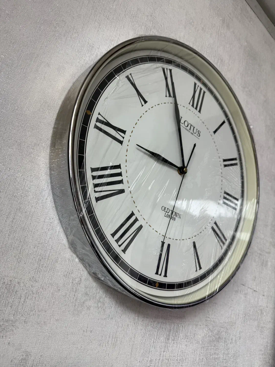 ساعت دیواری گرد استیل گرد بزرگ برند لوتوس|ساعت دیواری و تزئینی|تهران, صادقیه|دیوار