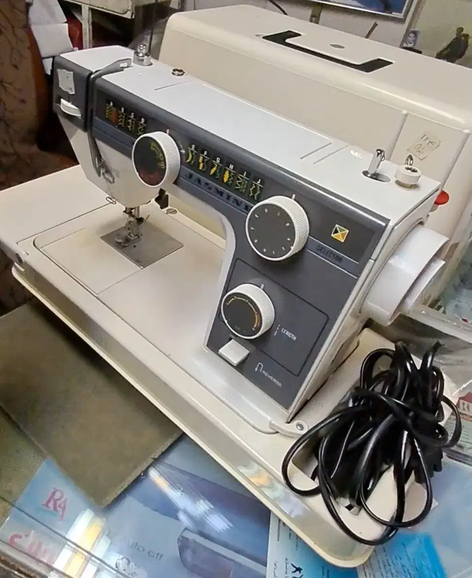 چرخ خیاطی کاچیران|چرخ خیاطی و ریسندگی|بروجرد, |دیوار