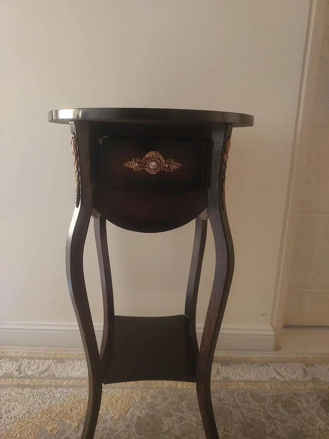 میز تلفن|میز تلفن|اصفهان, دارک|دیوار