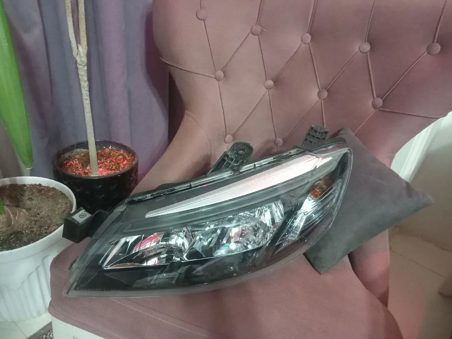 چراغ جلوی رانا پلاس|قطعات یدکی و لوازم جانبی|تهران, چیتگر شمالی|دیوار