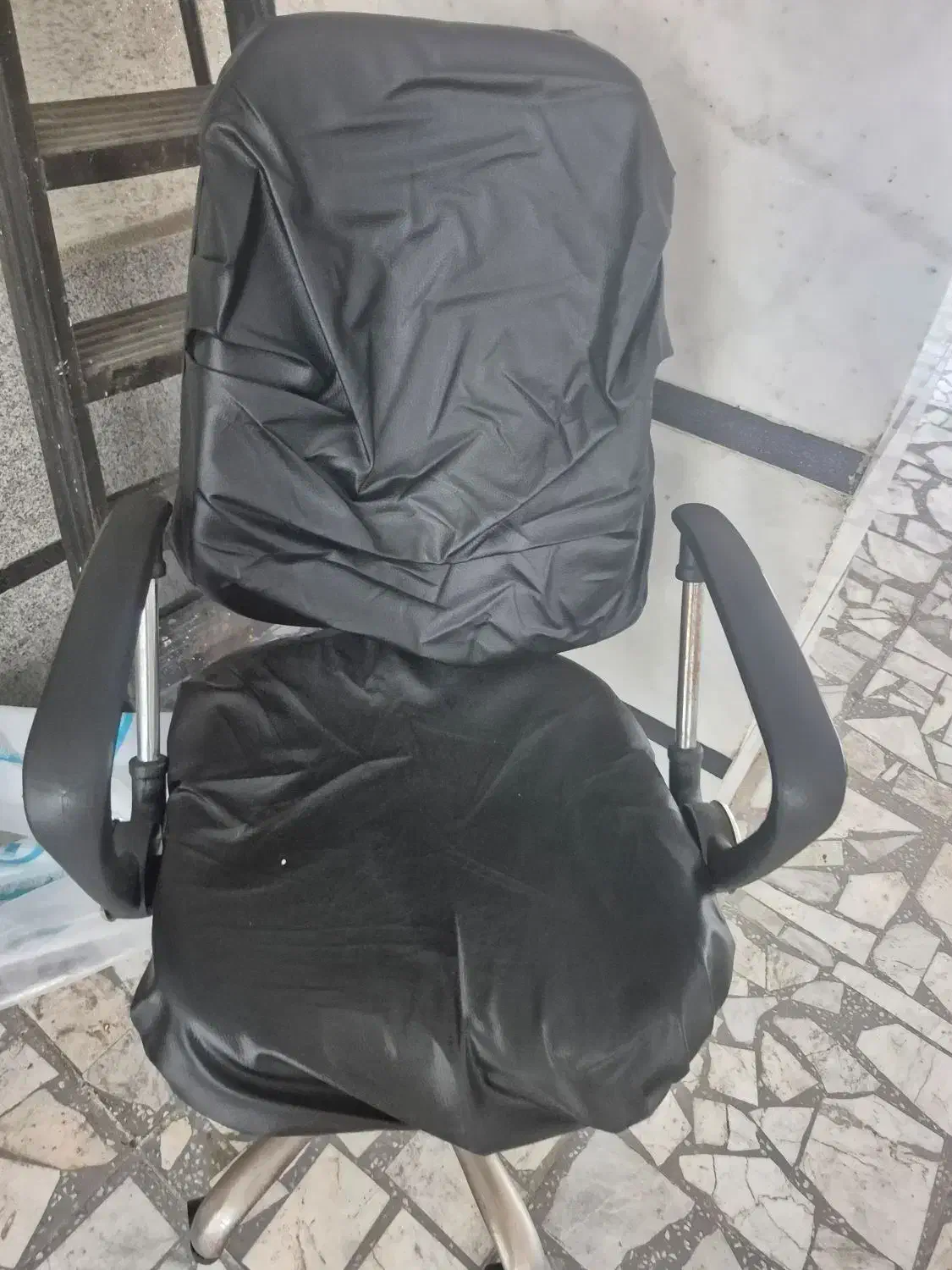 میز  و صندلی چرخدار  مشکی|دفتر کار|قائمشهر, |دیوار