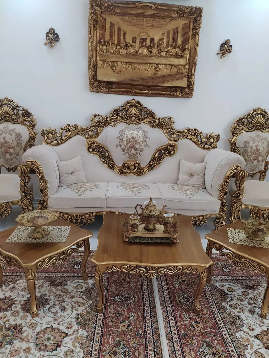 مبل سلطنتی  ۷نفره همراه میز نهارخوری ست چهارنفره|مبلمان خانگی و میز عسلی|تربت‌حیدریه, ۴۵ متری|دیوار