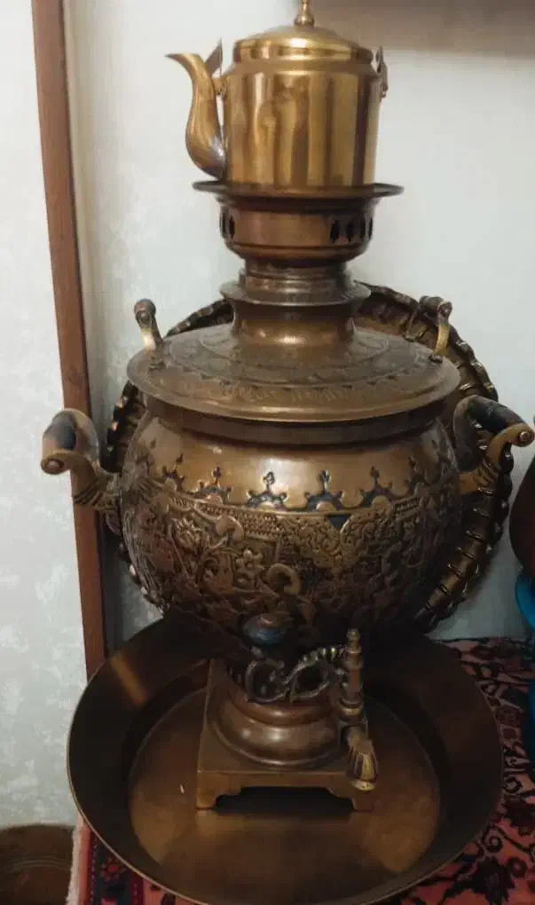 سماور قدیمی سیاه قلم|کلکسیون اشیاء عتیقه|ورامین, ورامین|دیوار