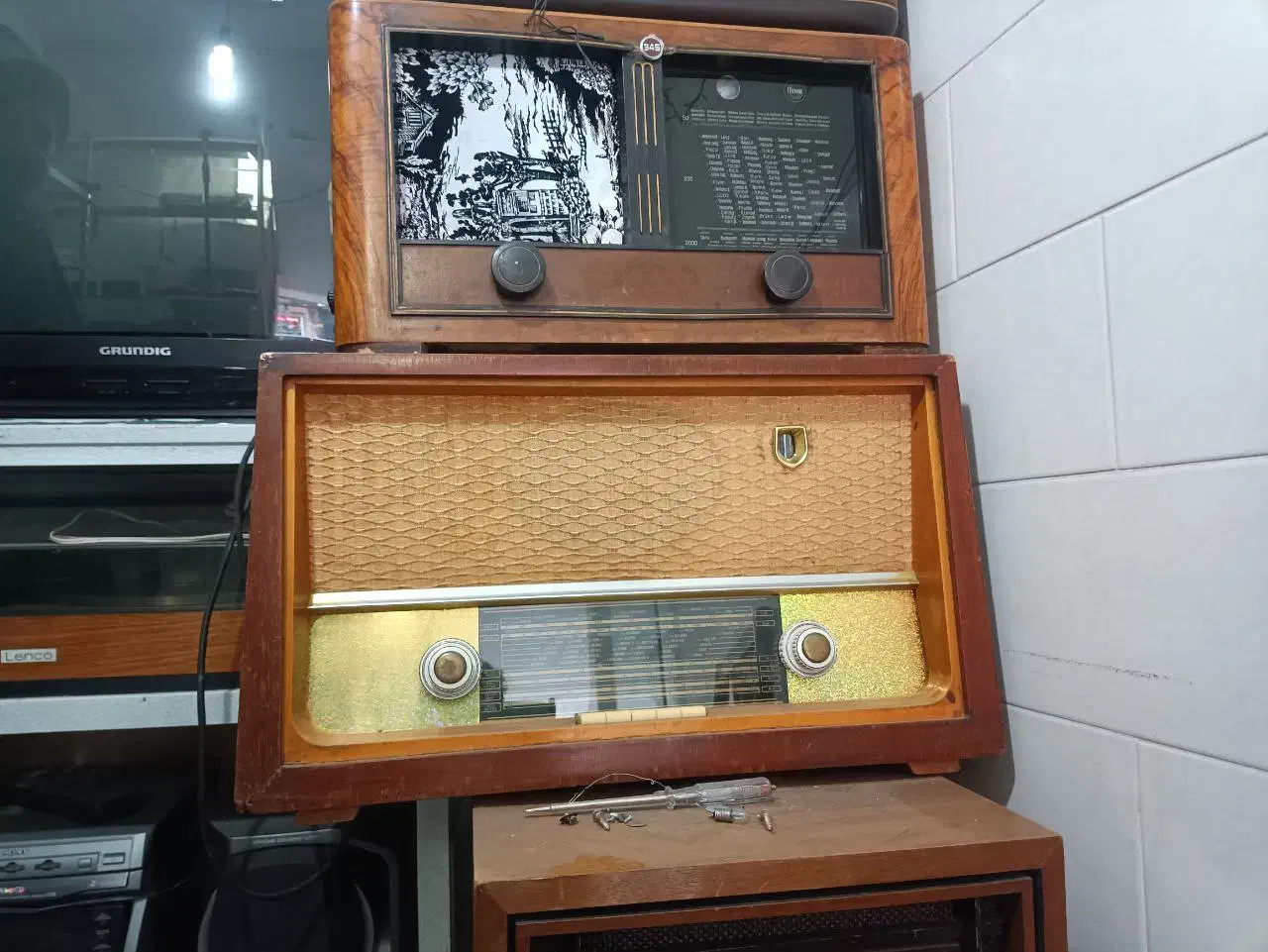 لوازم صوتی قدیمی|کلکسیون اشیاء عتیقه|اسکو, |دیوار