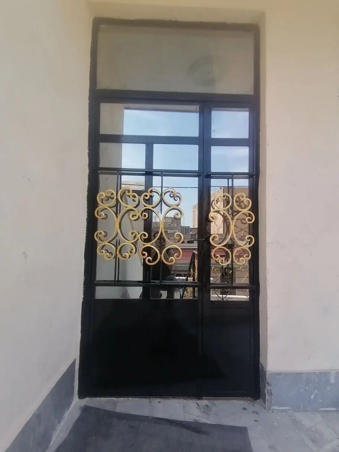 نقاشی ساختمان در پنجره|خدمات پیشه و مهارت|نظرآباد, نظرآباد|دیوار