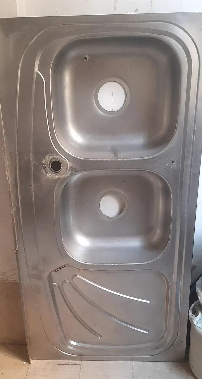 سینگ طرف شویی|آب‌چکان و نظم‌دهنده ظروف|قدس, شهر‌قدس|دیوار