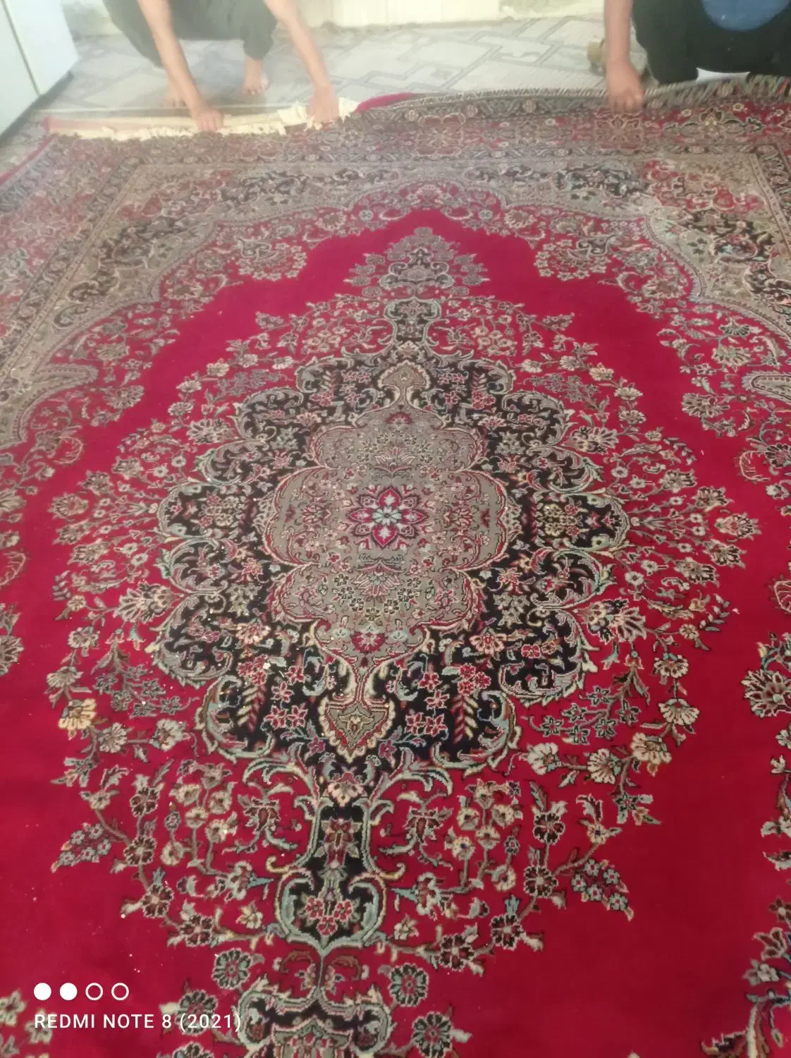 ۱۲ متری  قدیمی زیر پا بسیار نرم و لطیف|فرش|قم, ولیعصر|دیوار