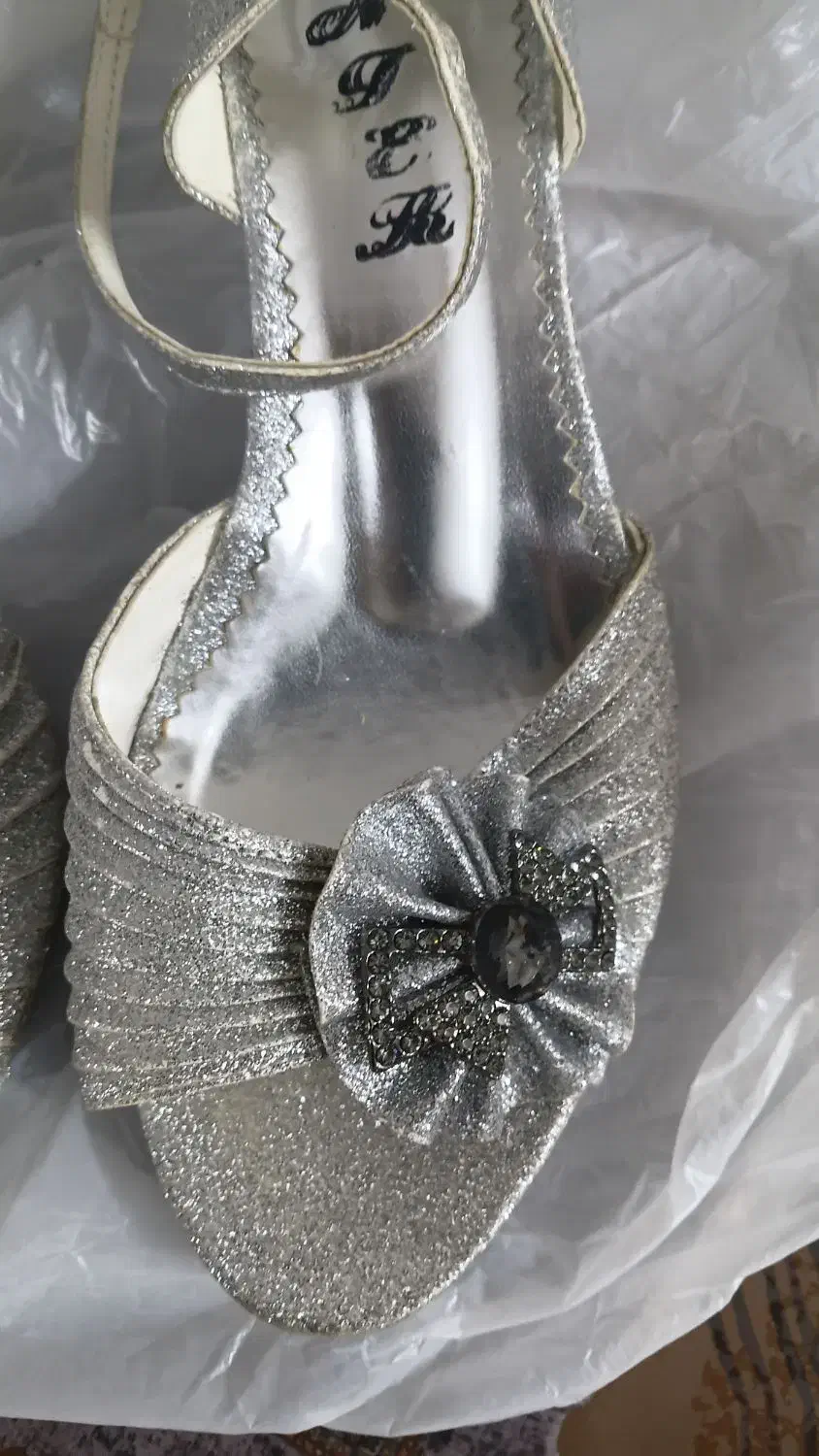 صندل نقره ای|کیف، کفش، کمربند|اصفهان, ابر|دیوار