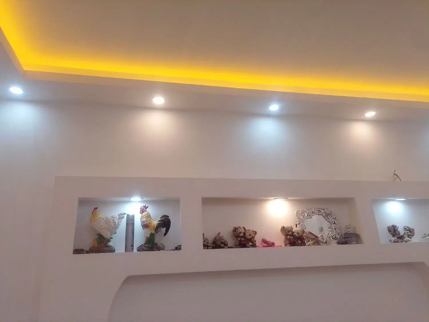 نورپردازی.برق کار.سیم کشی|خدمات پیشه و مهارت|زابل, |دیوار