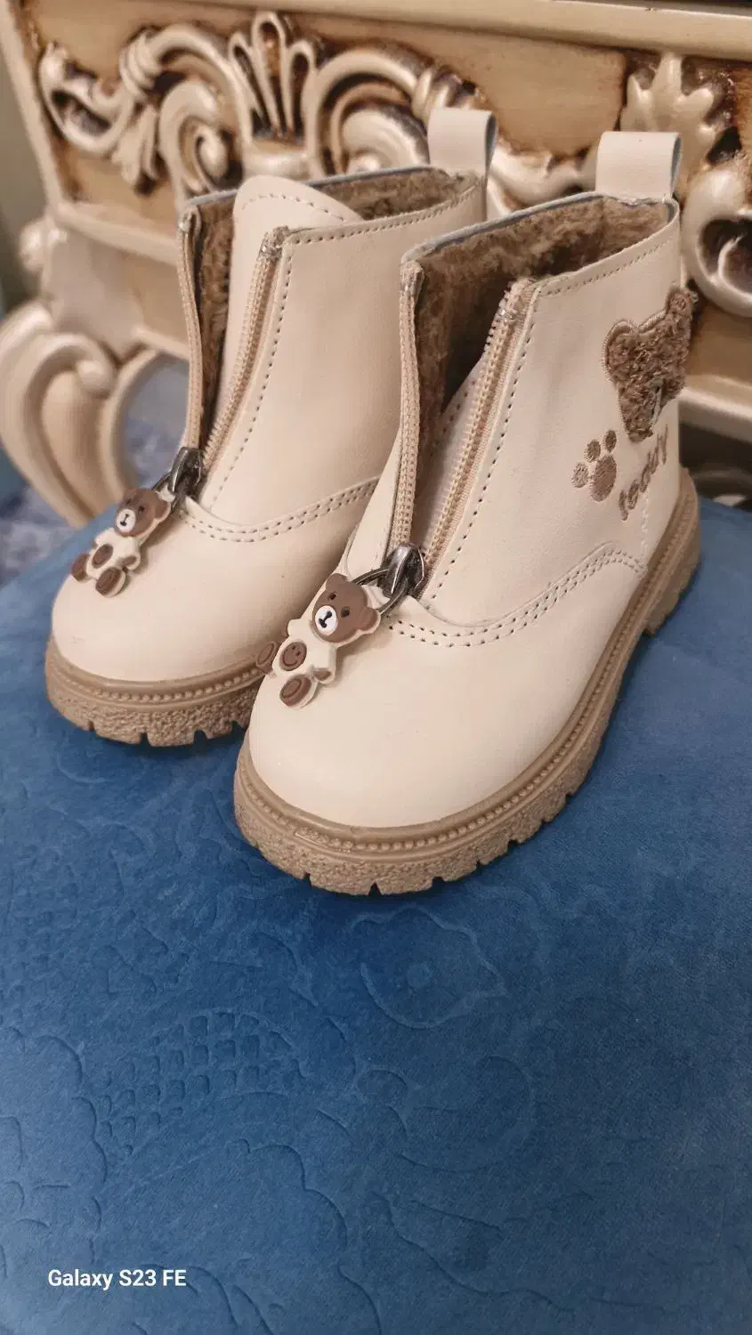 دو عدد کفش زمستانی کودک|کفش و لباس بچه|تهران, والفجر (افسریه)|دیوار