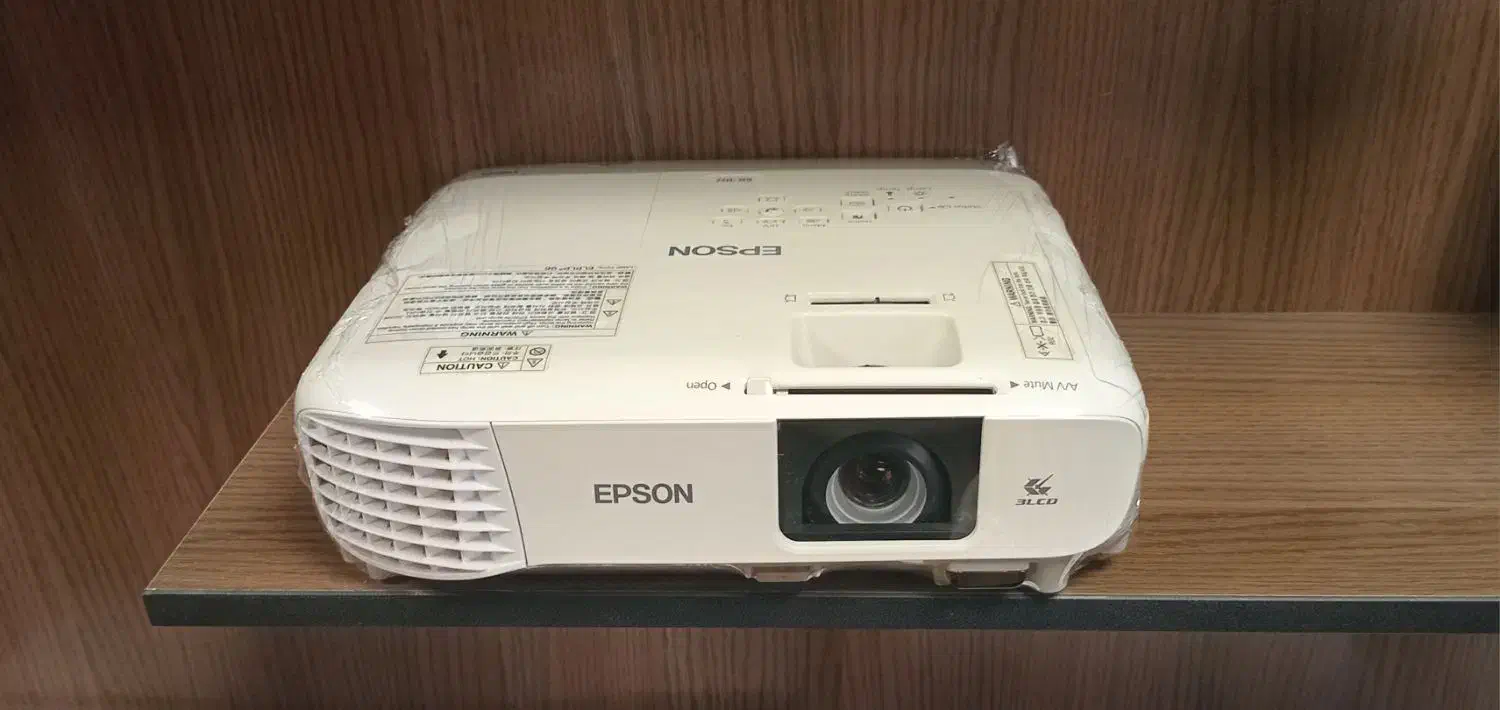 ویدیو پروژکتور اپسون مدل 107|تلویزیون و پروژکتور|رشت, معلم|دیوار