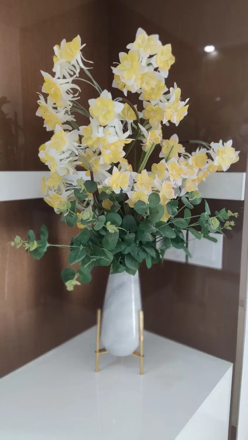 گل و گلدان /گلدان سنگی پایه دار|گل مصنوعی|بندر ترکمن, |دیوار