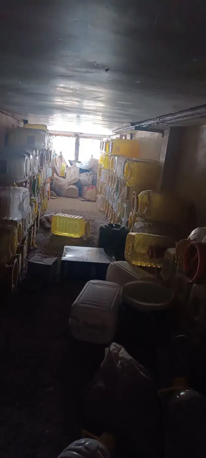 دبه خالی درفرمونی و گالن ۱۰ لیتری|ظروف نگهدارنده، پلاستیکی، یک‌بارمصرف|مشهد, امین آباد|دیوار