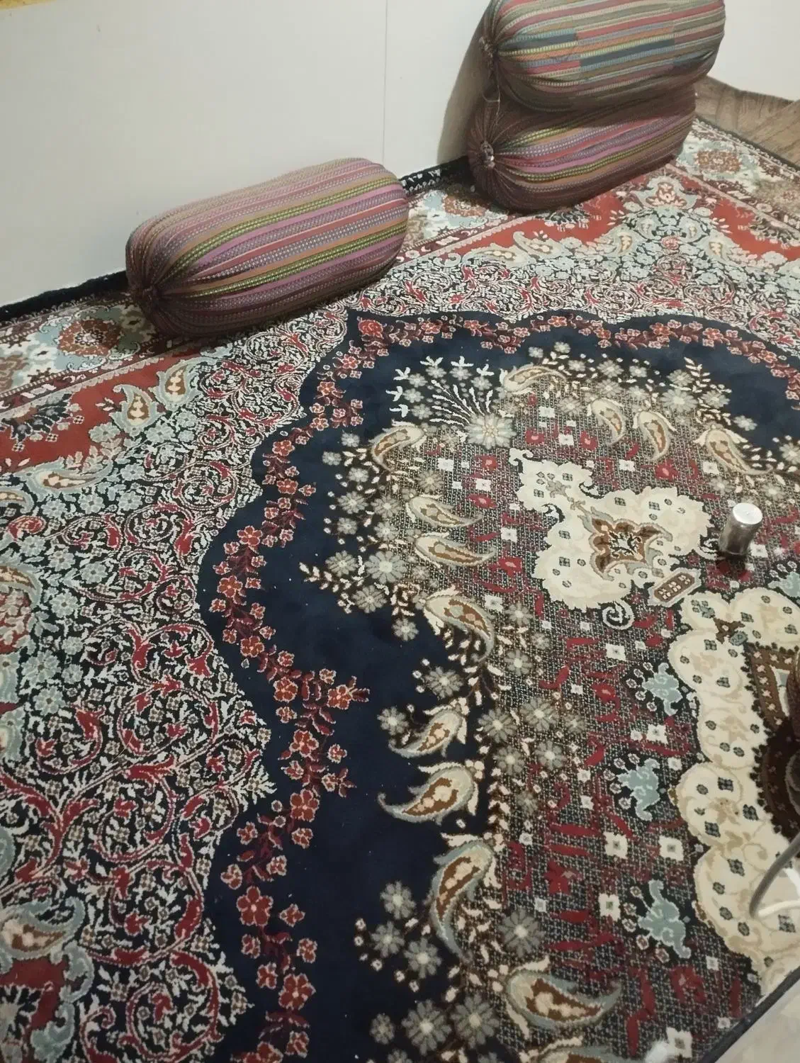 قالی 6متری و بالشت سنتی|فرش|نیشابور, مازول|دیوار