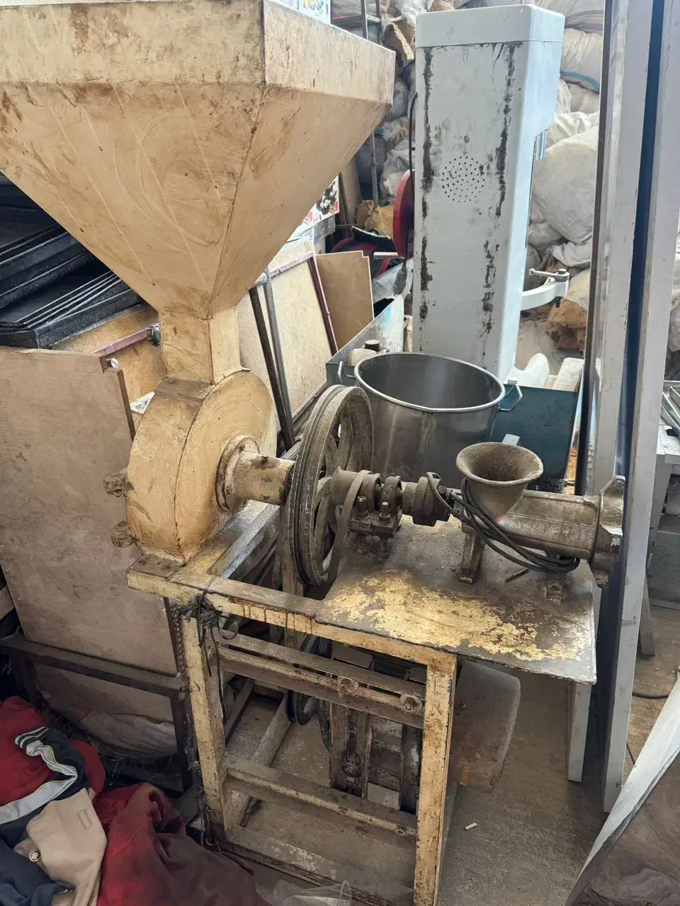 فرقنادی.وردنه برقی.خمیرگیرنانوایی فرمشهدی زن نثار|فروشگاه و مغازه|تبریز, |دیوار