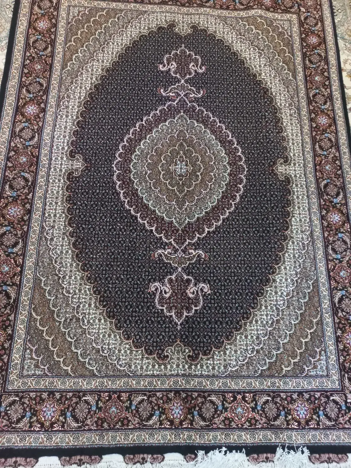 فرش دستبافت ماهی خوی|فرش|اردبیل, |دیوار