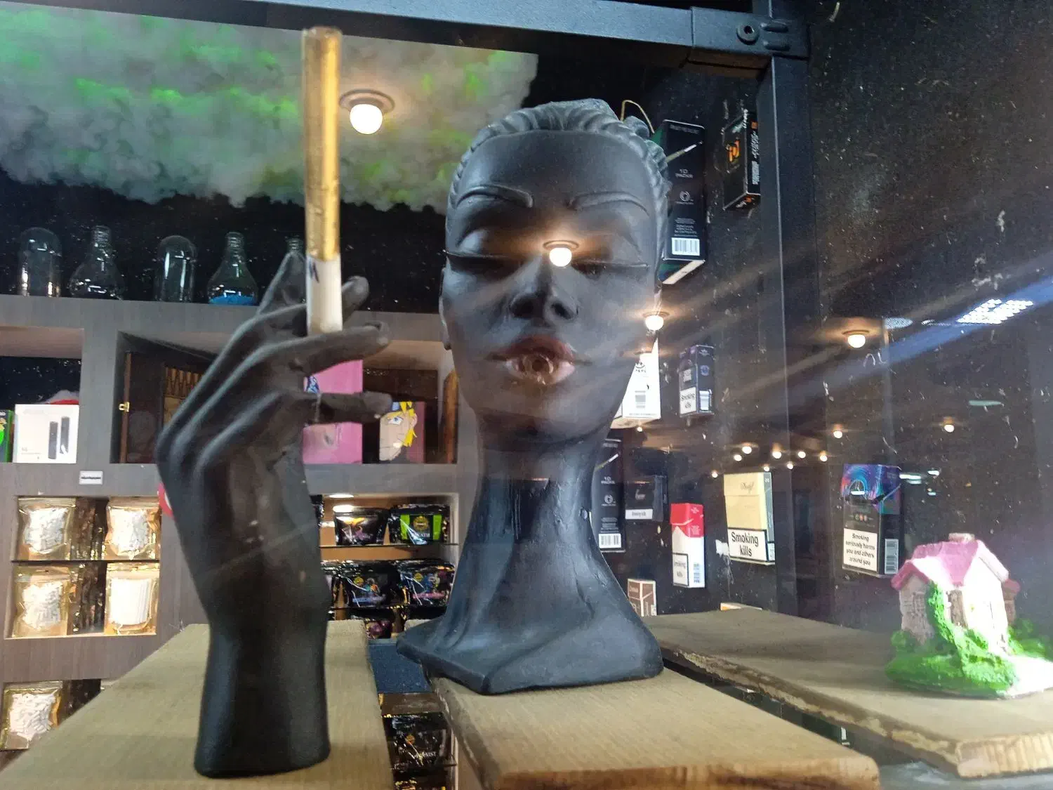 مجسمه و اکسسوری|صنایع دستی و سایر لوازم تزئینی|اصفهان, جلفا|دیوار