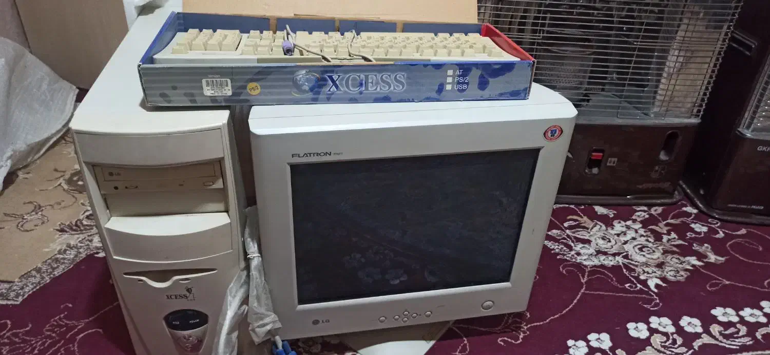 کامپیوتر قدیمی|رایانه رومیزی|بیرجند, |دیوار