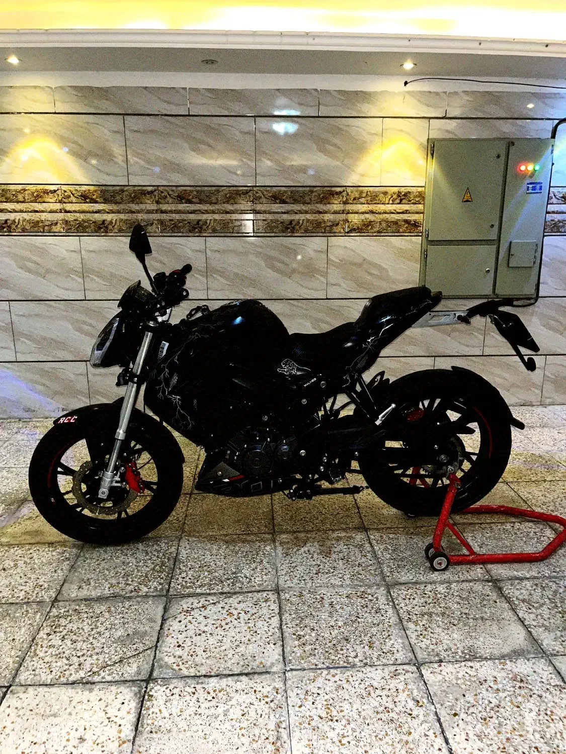 بنلی ۱۸۰s|موتورسیکلت|تهران, شهرک ولیعصر شمالی|دیوار