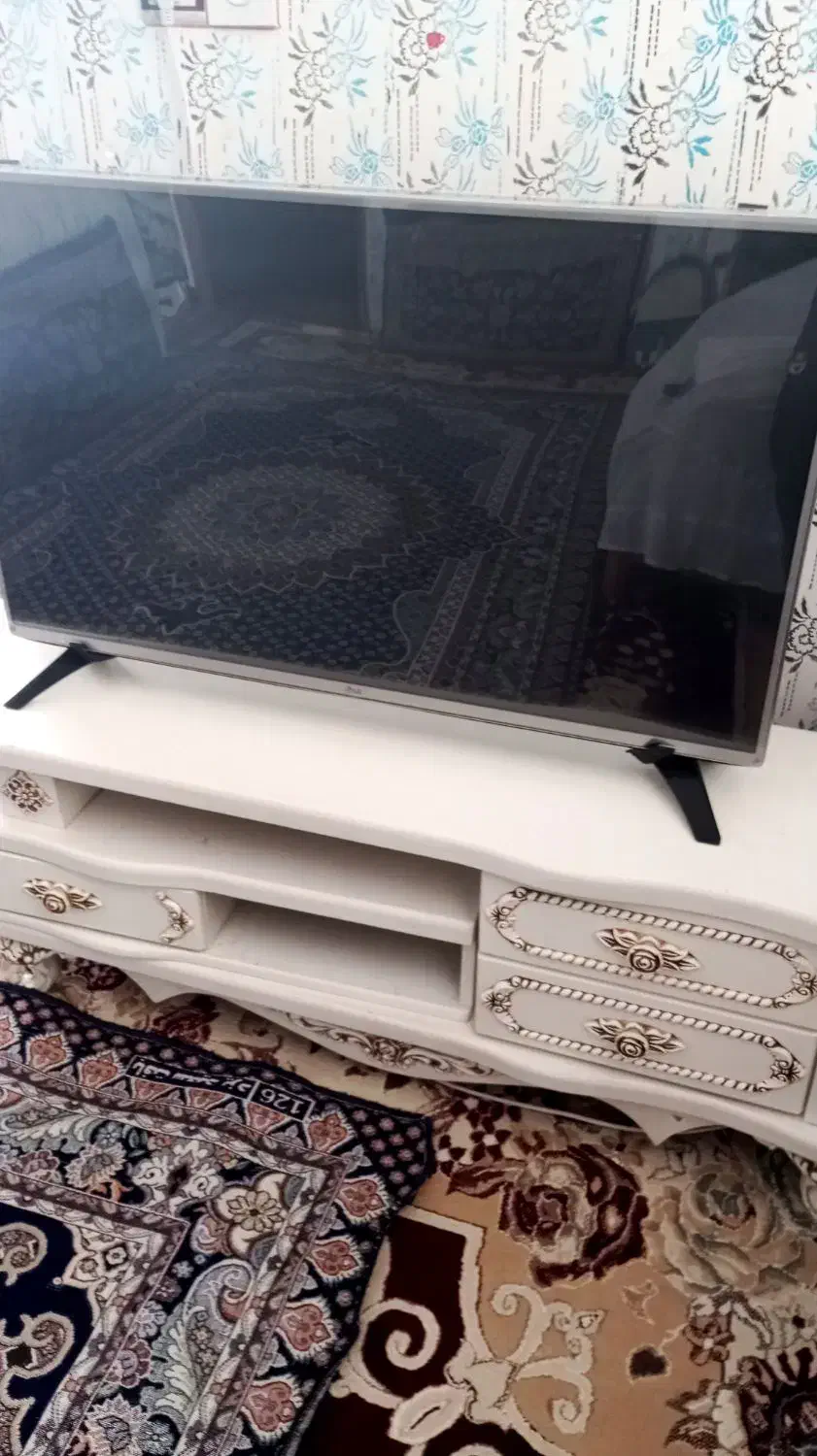 تلویزیون ال جی ۴۳اینج..|تلویزیون و پروژکتور|سنگدوین, |دیوار