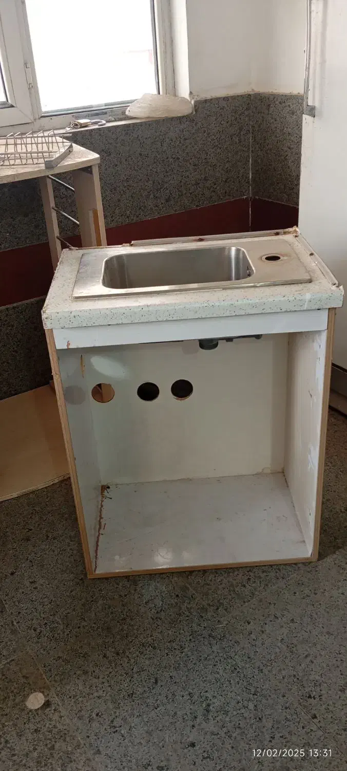 سینک و آبچکان|آب‌چکان و نظم‌دهنده ظروف|پرند, فاز ۵|دیوار