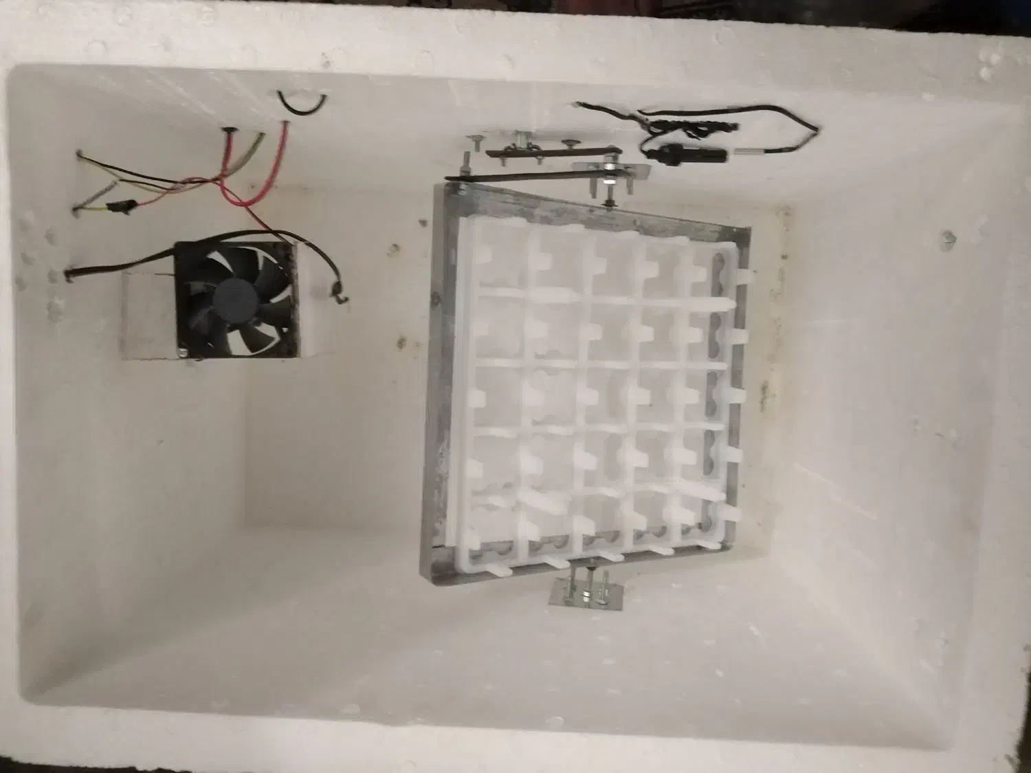 دستگاه جوجه کشی درحد نو نیمه اتوماتیک|لوازم جانبی حیوانات|قم, زند آباد|دیوار