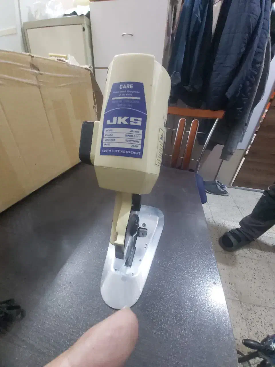 فروش تعدادی قیچی برقی ،میز برش|ابزارآلات|پردیس, سیاه سنگ|دیوار