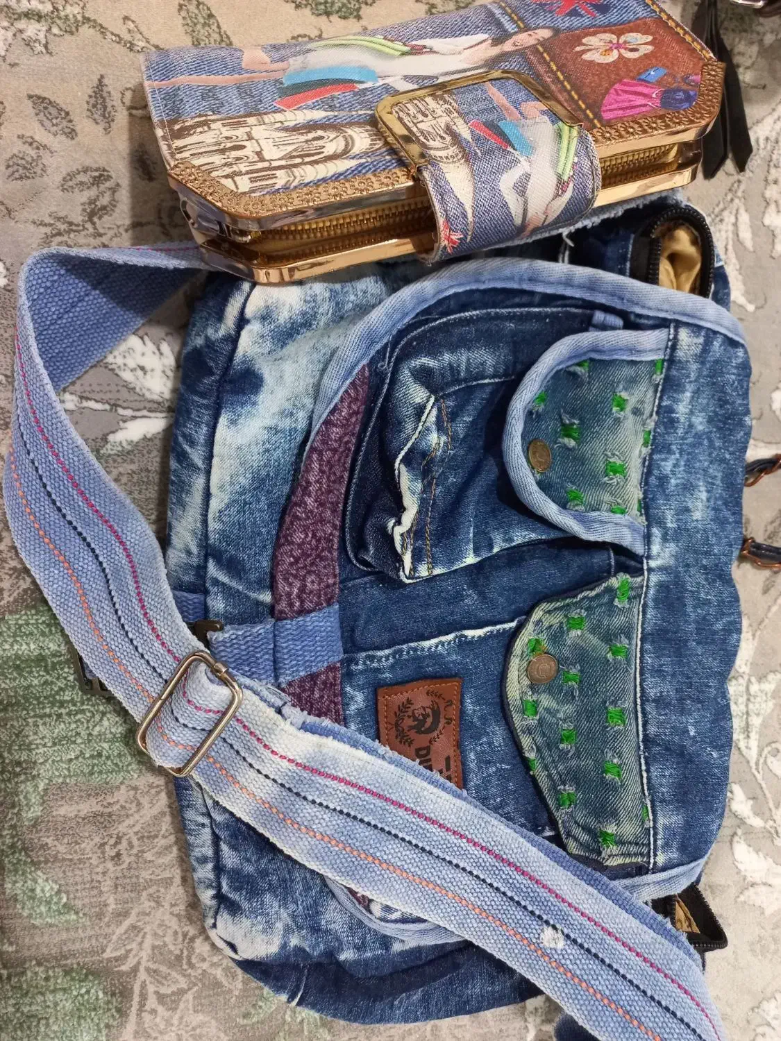 کیف|کیف، کفش، کمربند|دینور, |دیوار