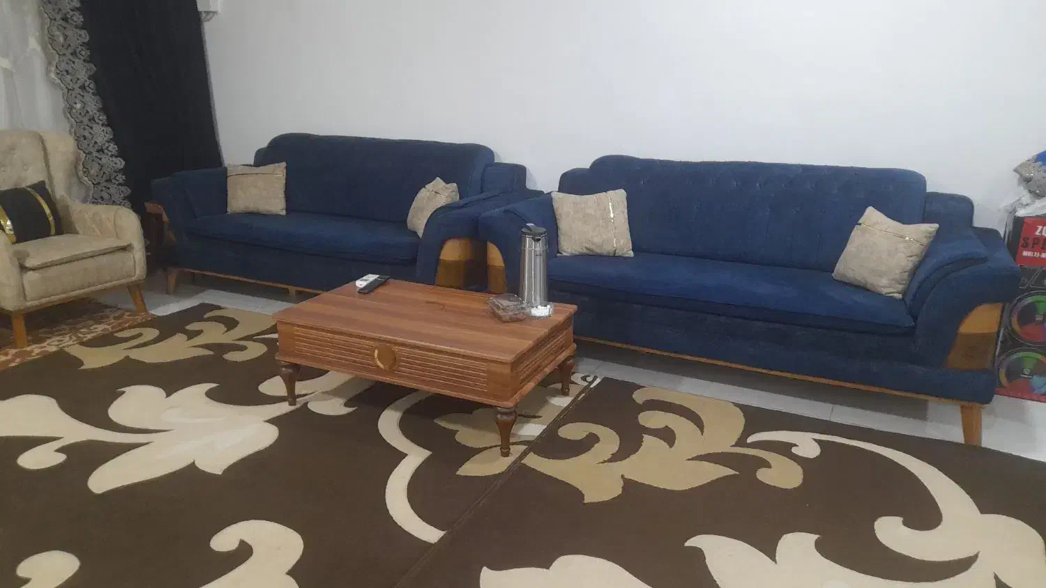 مبل ۸نفره  ب همراه جلو مبلی ومیزعسلی نوی نو|مبلمان خانگی و میز عسلی|اهواز, کوی علوی|دیوار