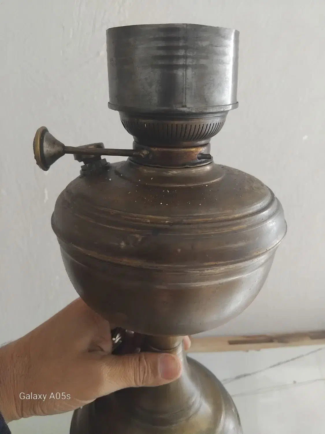 چراغ لمپا|کلکسیون اشیاء عتیقه|آزادشهر, |دیوار