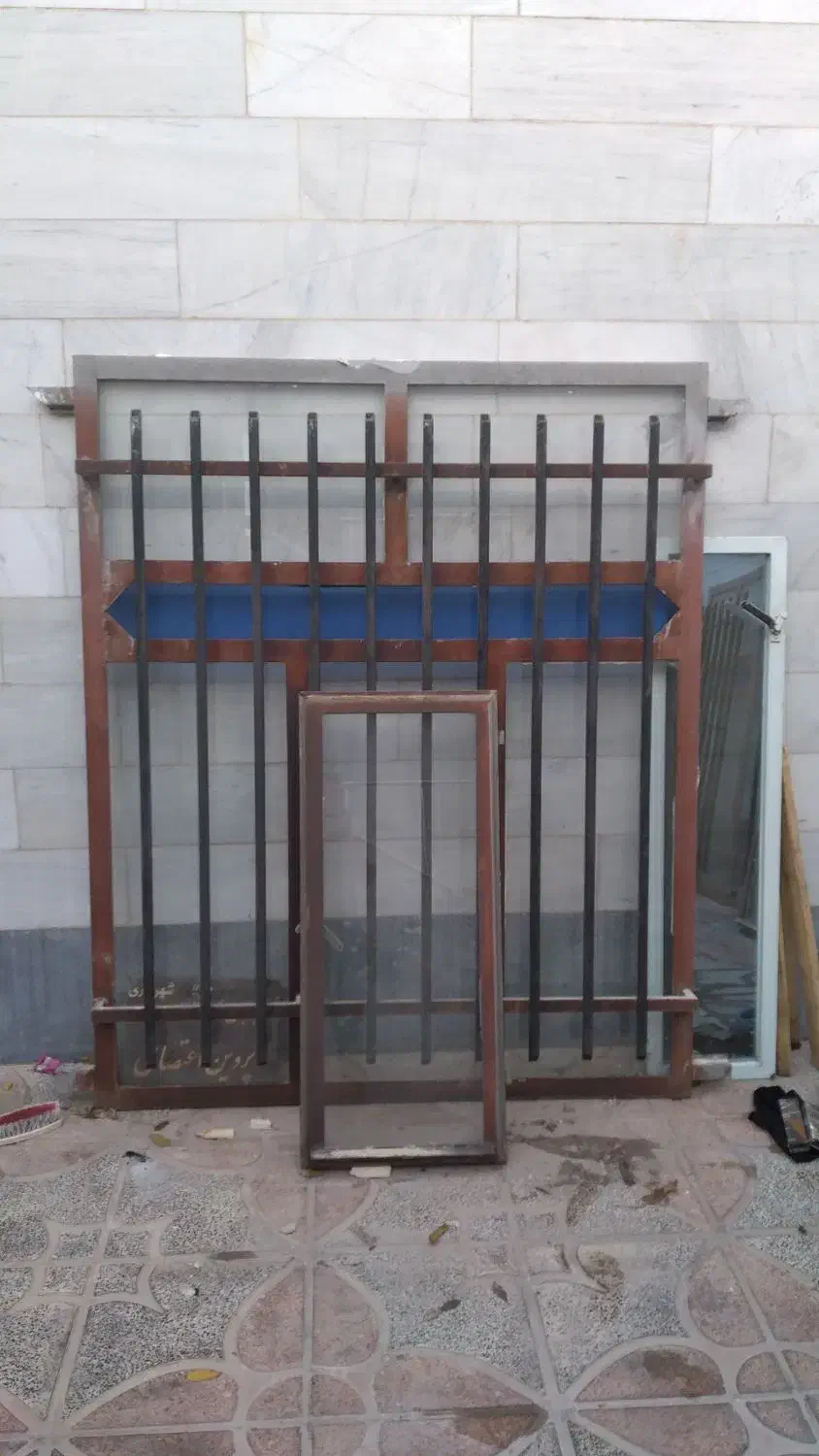 پنجره فلزی|مصالح و تجهیزات ساختمان|شازند, |دیوار