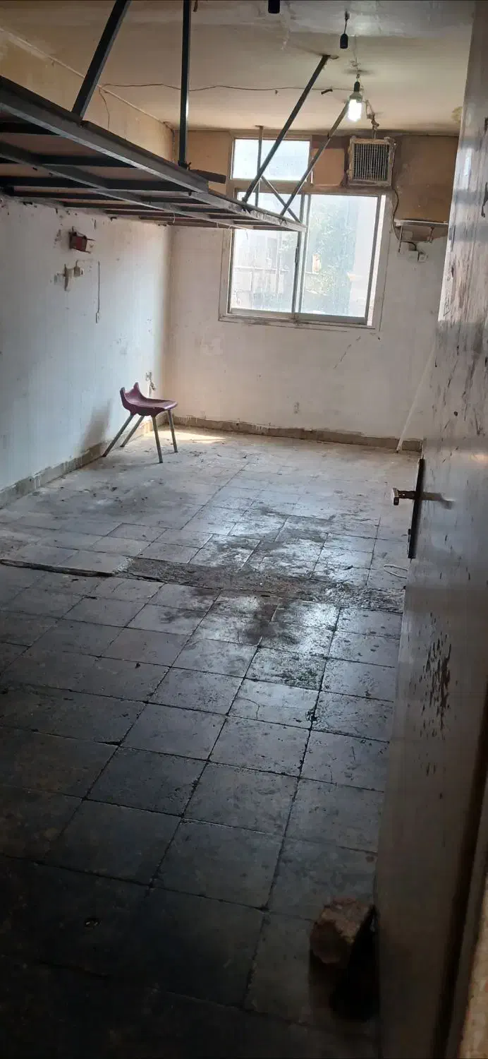 واحد ۶۵ متری که تقسیم به دو شده|اجارهٔ مغازه و غرفه|تهران, بهارستان|دیوار