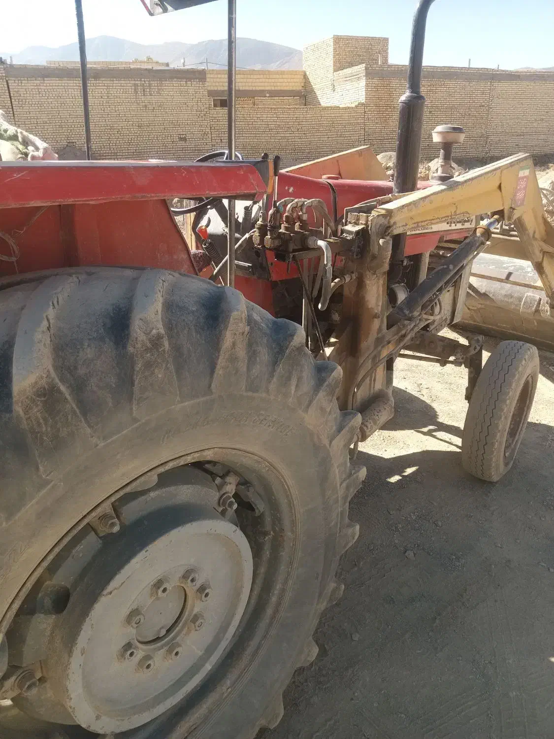 تراکتور فرگوسن مدل ۷۰ بیل دار|خودرو سنگین|دهق, |دیوار