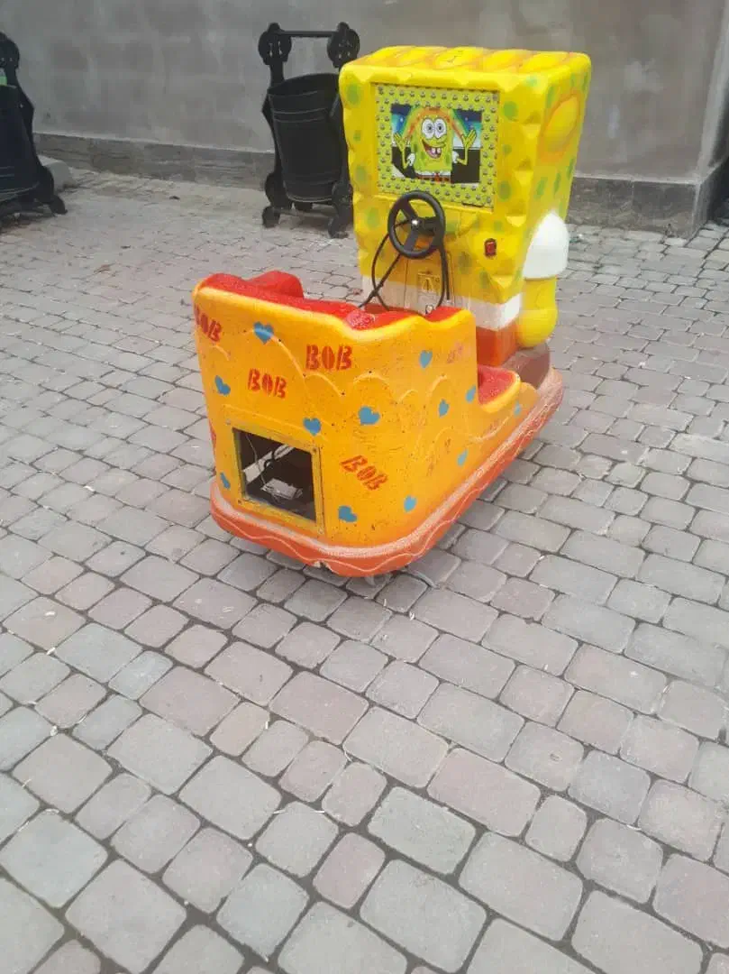 ماشین تکان دهنده|اسباببازی|لیسار, |دیوار