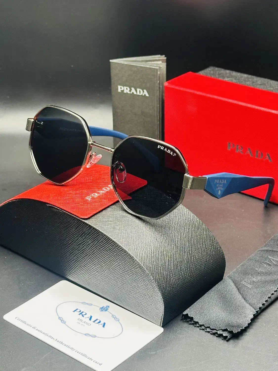 عینک آفتابی پرادا|بدلیجات|مشهد, چهارچشمه|دیوار