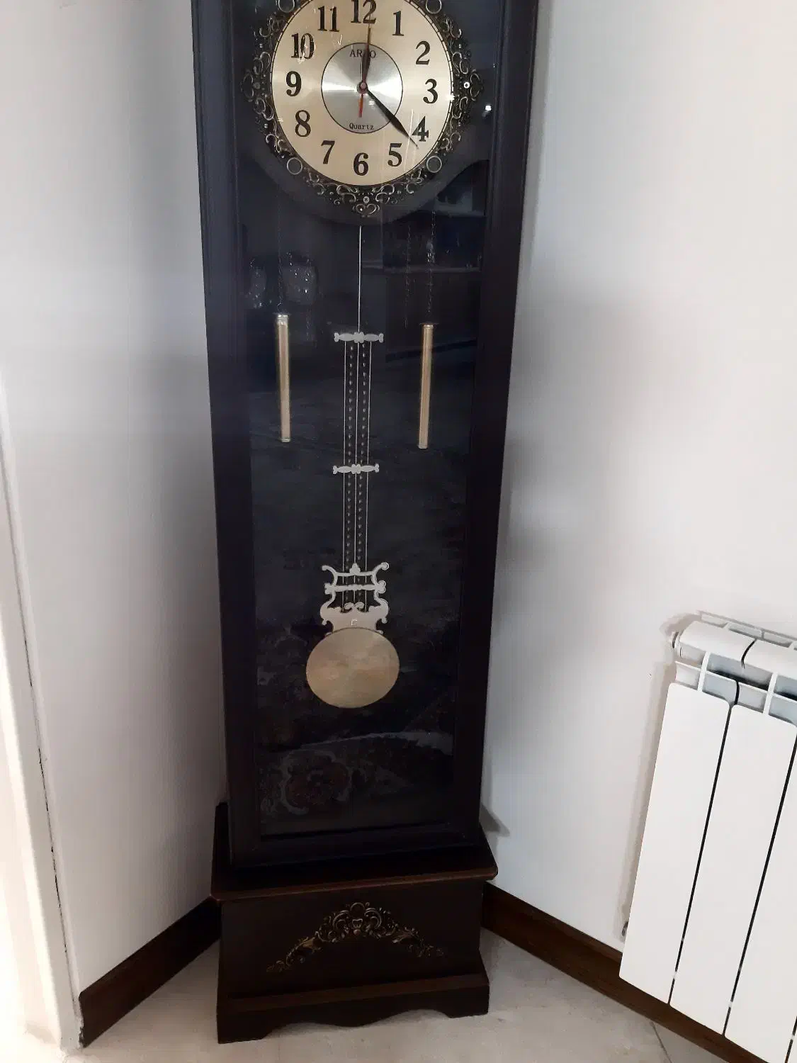 ساعت ایستاده کاملا تمیز|ساعت دیواری و تزئینی|تهران, افسریه جنوبی|دیوار