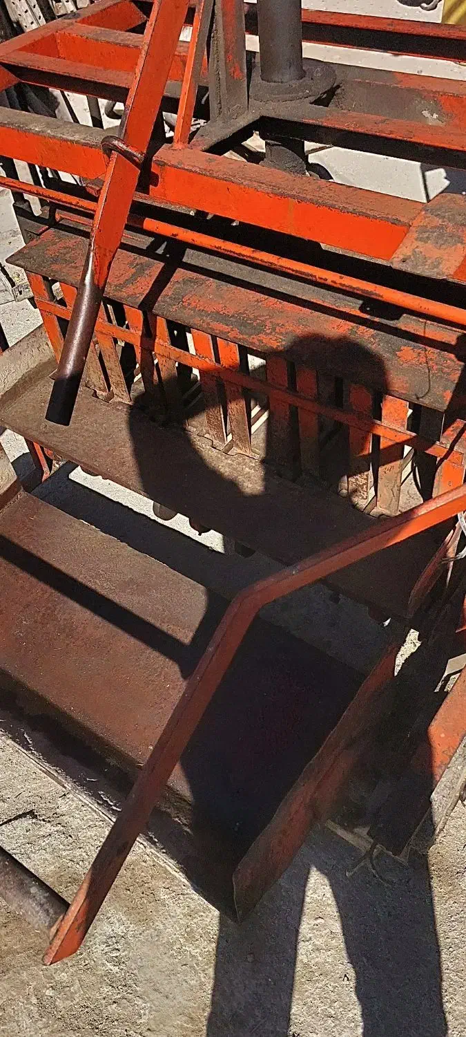 دستگاه بلوک زن /بلوک زنی|ماشین‌آلات صنعتی|اندیشه, اندیشه فاز ۲|دیوار