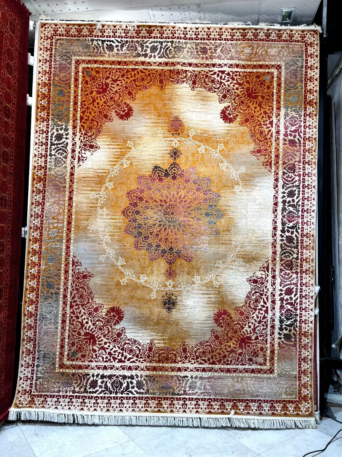 ** فرش های ۱۲ متری ۷۰۰ شانه **|فرش|گلبهار, شهر جدید گلبهار|دیوار