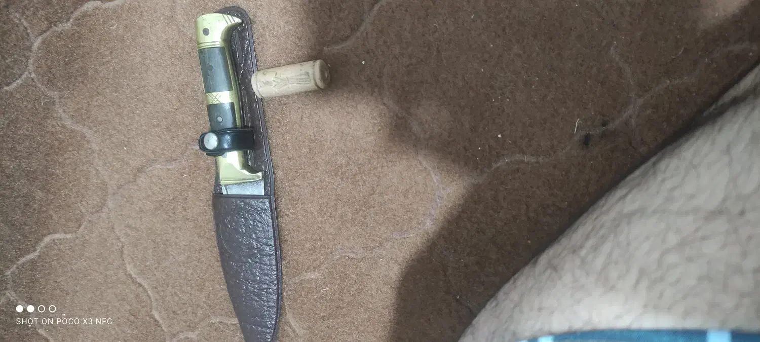 نشان وچاقو|کلکسیون اشیاء عتیقه|گرگان, |دیوار