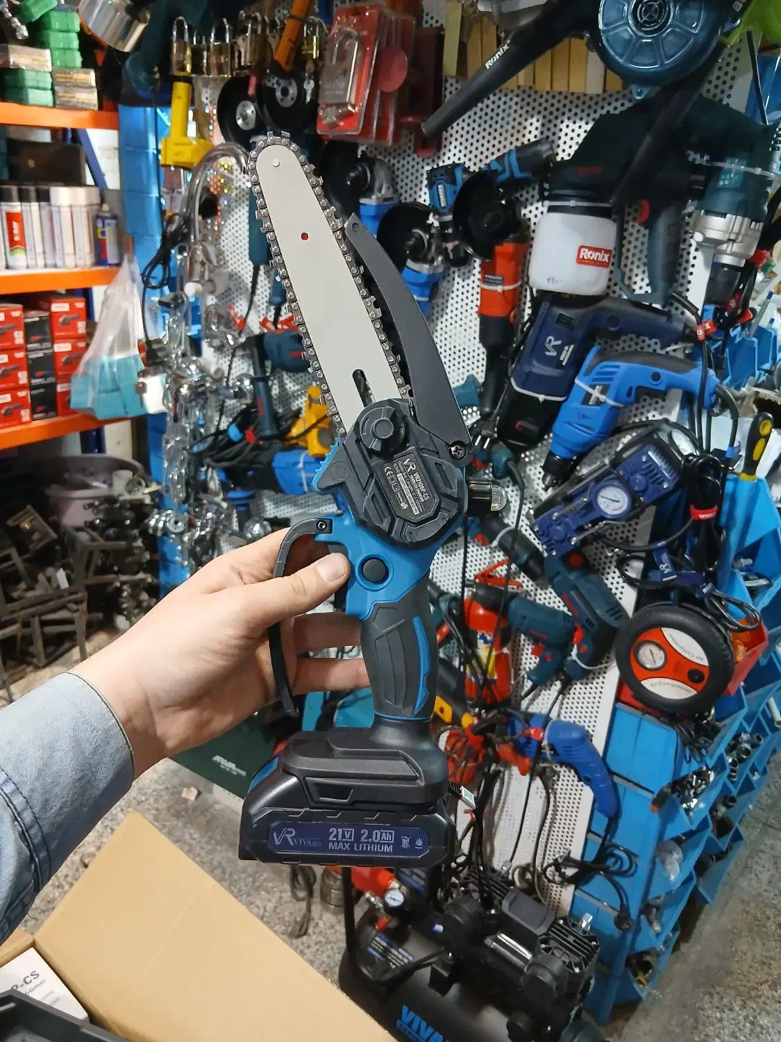 اره زنجیری شارژی چوب بر ۲۱ولت با۶۰۰هزار تخفیف|ابزارآلات|ایلام, |دیوار