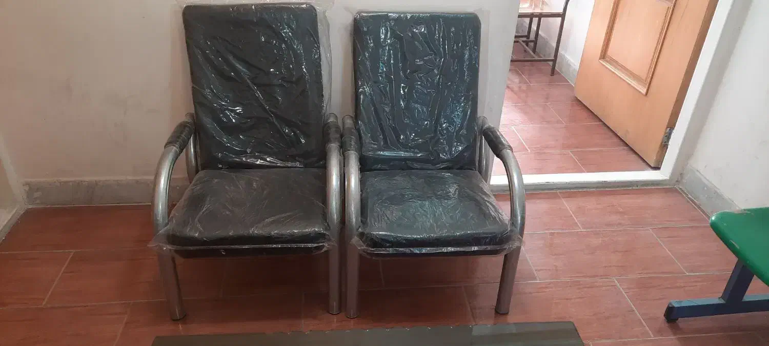 فروش صندلی و میز اداری|مبلمان اداری|لنجان, |دیوار