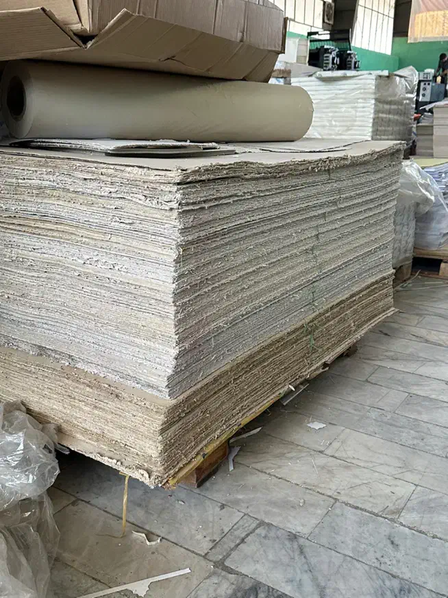 فروش کاغذ به صورت باطله و سالم|لوازم التحریر|بیرجند, |دیوار