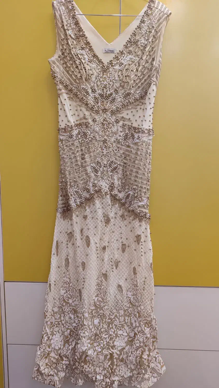 لباس مجلسی|لباس|مبارکه, |دیوار