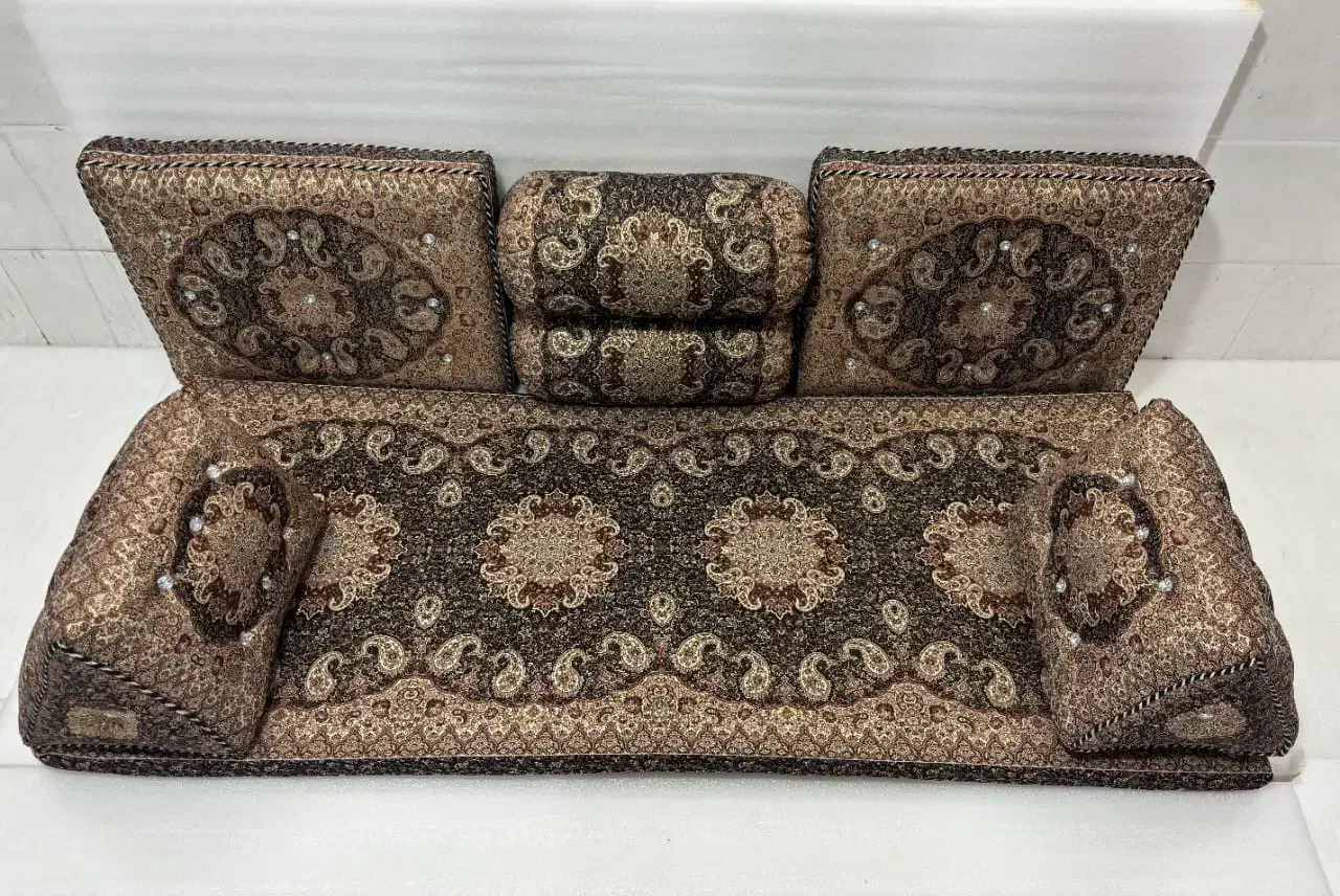 شاه نشین ۷تیکه|پشتی|آران و بیدگل, |دیوار