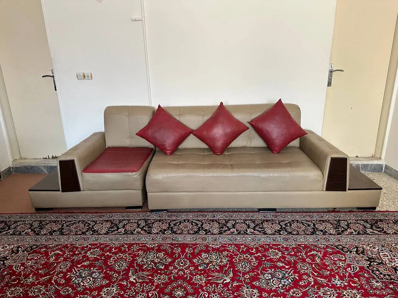 مبل ۷نفره چرمی در حد نو|مبلمان خانگی و میز عسلی|قدس, شهرقدس|دیوار