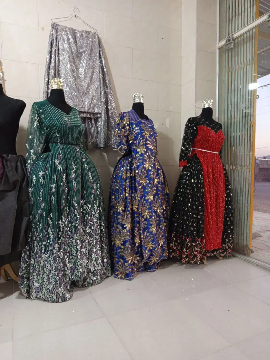 گالری لباس محلی ترمه|لباس|یاسوج, |دیوار